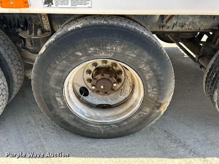 image for item DR4640 2007 Peterbilt 357  ready mix truck