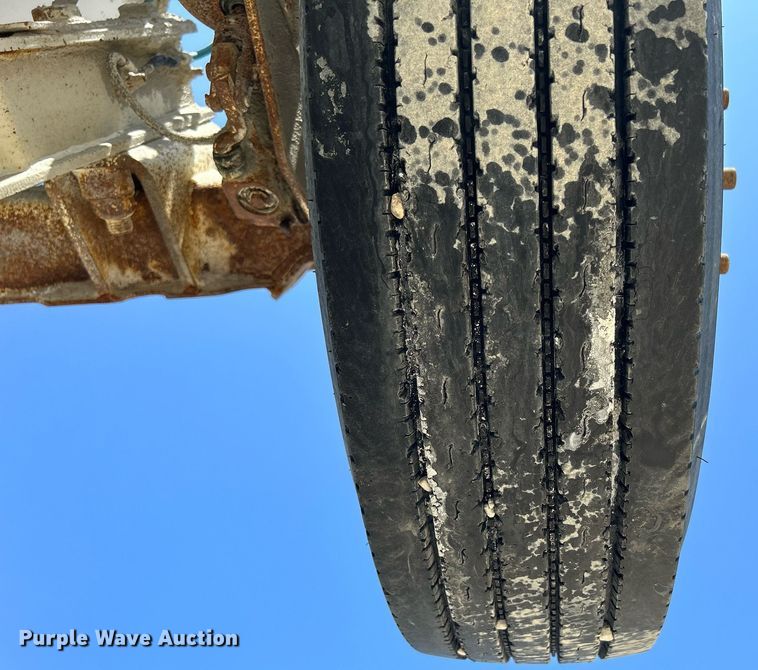 image for item DR4640 2007 Peterbilt 357  ready mix truck