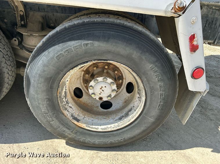 image for item DR4640 2007 Peterbilt 357  ready mix truck