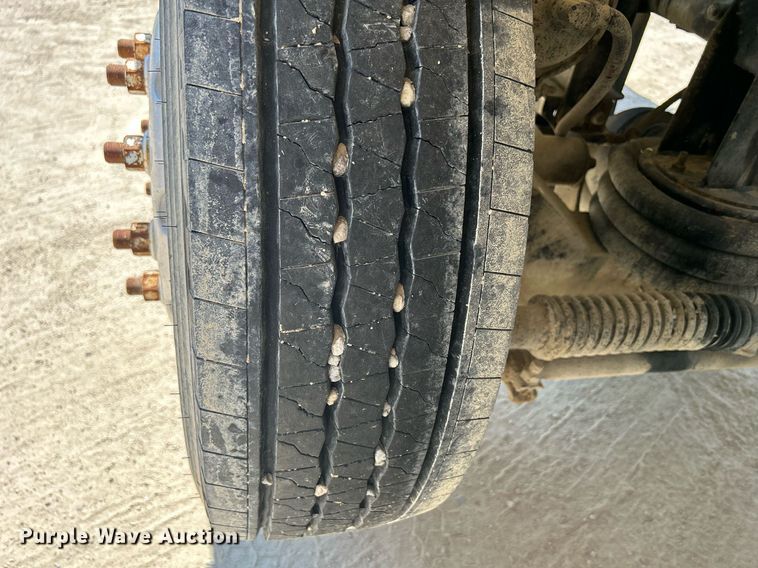 image for item DR4640 2007 Peterbilt 357  ready mix truck