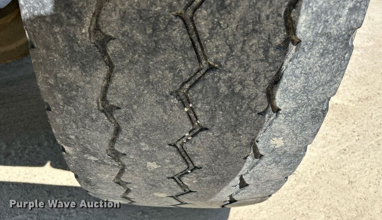 image for item DR4640 2007 Peterbilt 357  ready mix truck