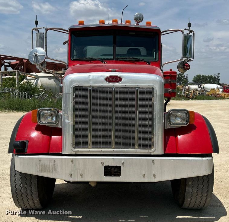 image for item DR4641 2007 Peterbilt 357  ready mix truck