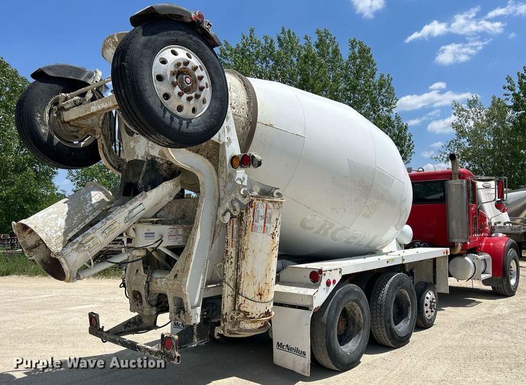 image for item DR4641 2007 Peterbilt 357  ready mix truck