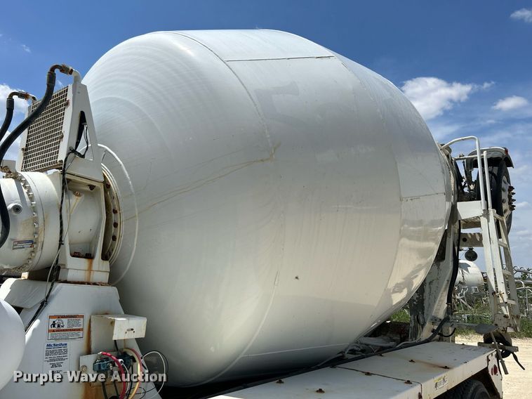 image for item DR4641 2007 Peterbilt 357  ready mix truck