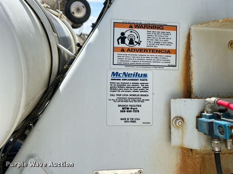 image for item DR4641 2007 Peterbilt 357  ready mix truck