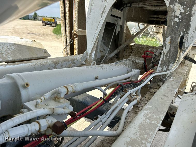 image for item DR4641 2007 Peterbilt 357  ready mix truck