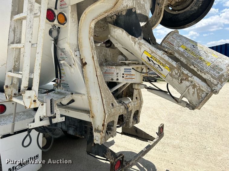 image for item DR4641 2007 Peterbilt 357  ready mix truck