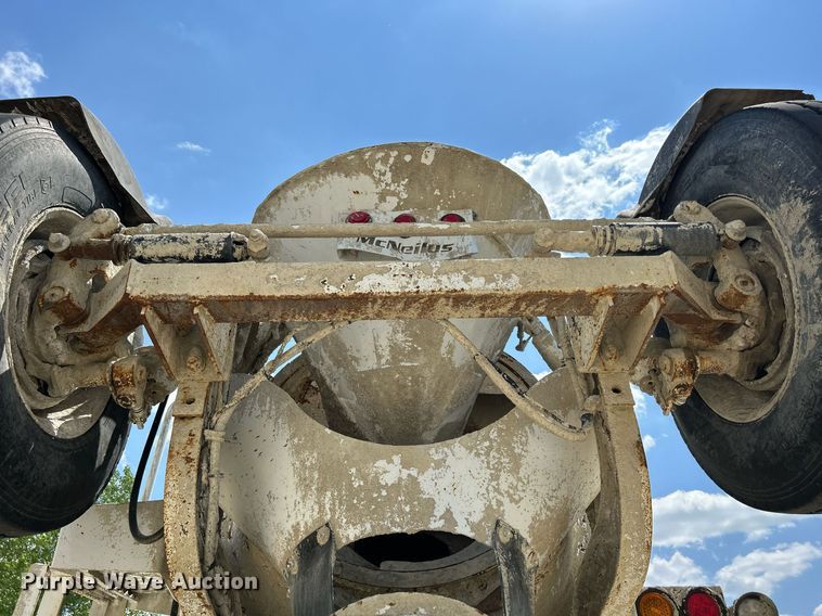 image for item DR4641 2007 Peterbilt 357  ready mix truck