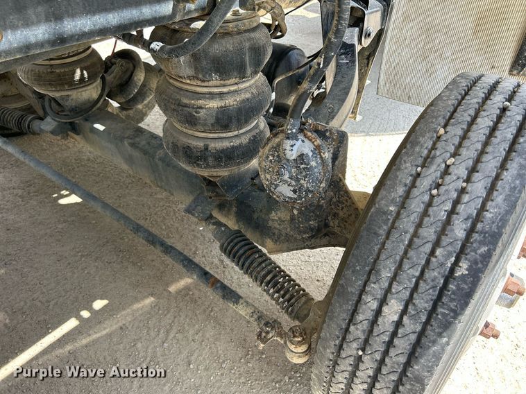 image for item DR4641 2007 Peterbilt 357  ready mix truck