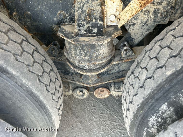 image for item DR4641 2007 Peterbilt 357  ready mix truck