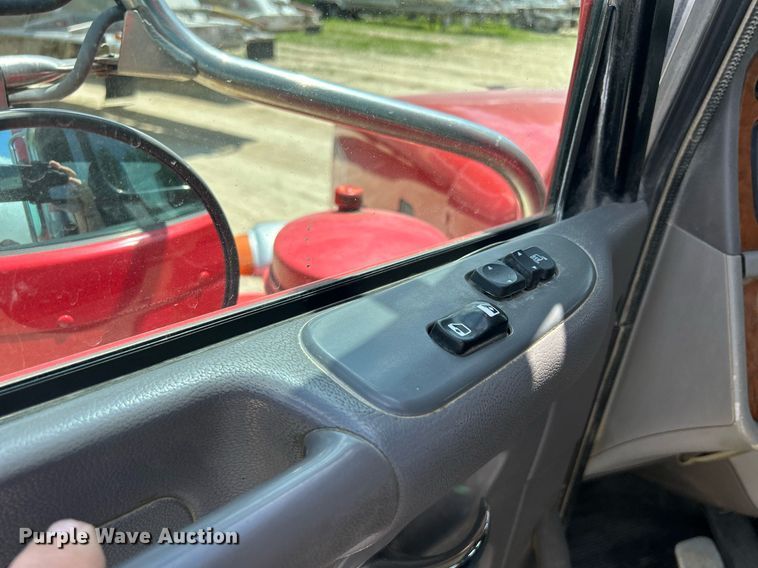 image for item DR4641 2007 Peterbilt 357  ready mix truck