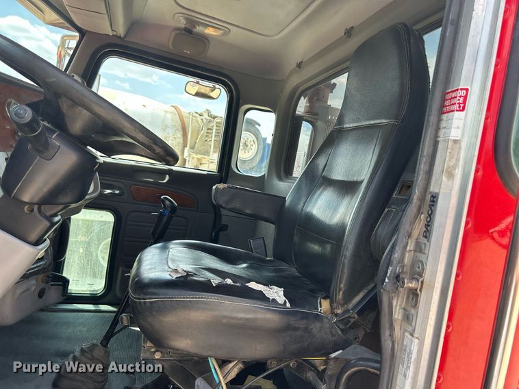 image for item DR4641 2007 Peterbilt 357  ready mix truck