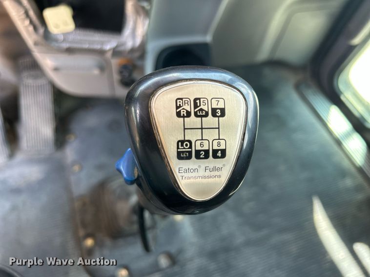 image for item DR4641 2007 Peterbilt 357  ready mix truck