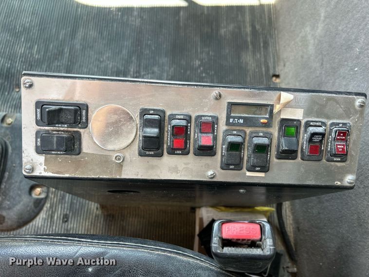 image for item DR4641 2007 Peterbilt 357  ready mix truck