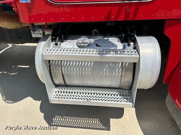 image for item DR4641 2007 Peterbilt 357  ready mix truck