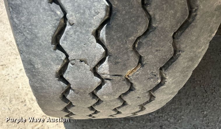 image for item DR4641 2007 Peterbilt 357  ready mix truck