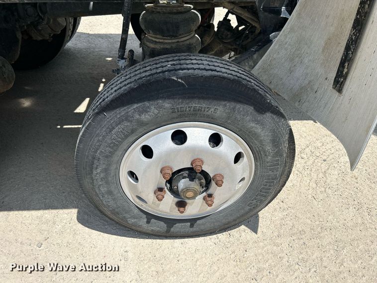 image for item DR4641 2007 Peterbilt 357  ready mix truck