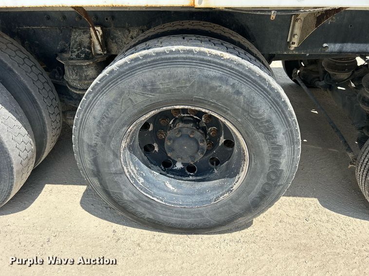 image for item DR4641 2007 Peterbilt 357  ready mix truck