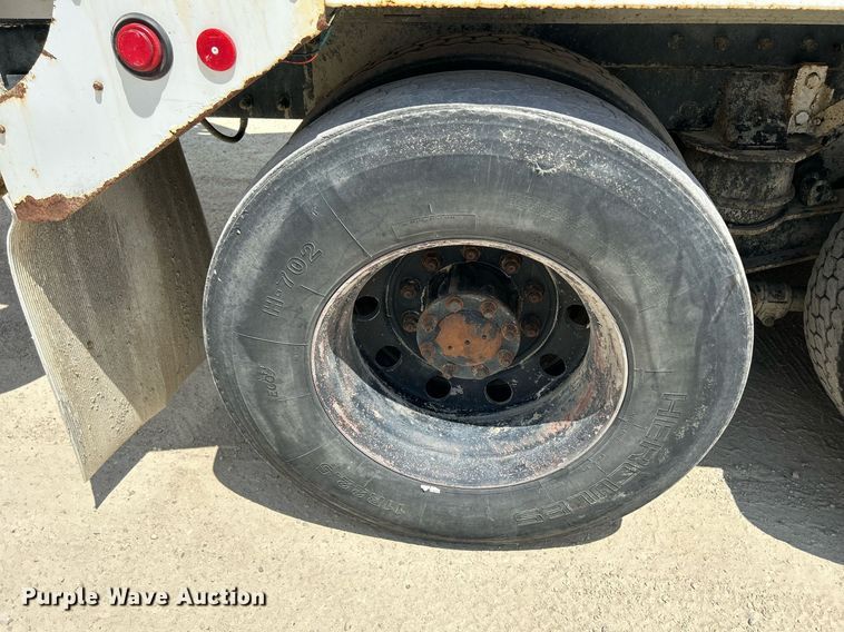 image for item DR4641 2007 Peterbilt 357  ready mix truck