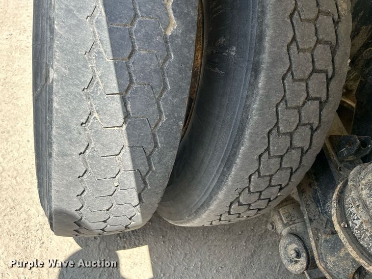 image for item DR4641 2007 Peterbilt 357  ready mix truck