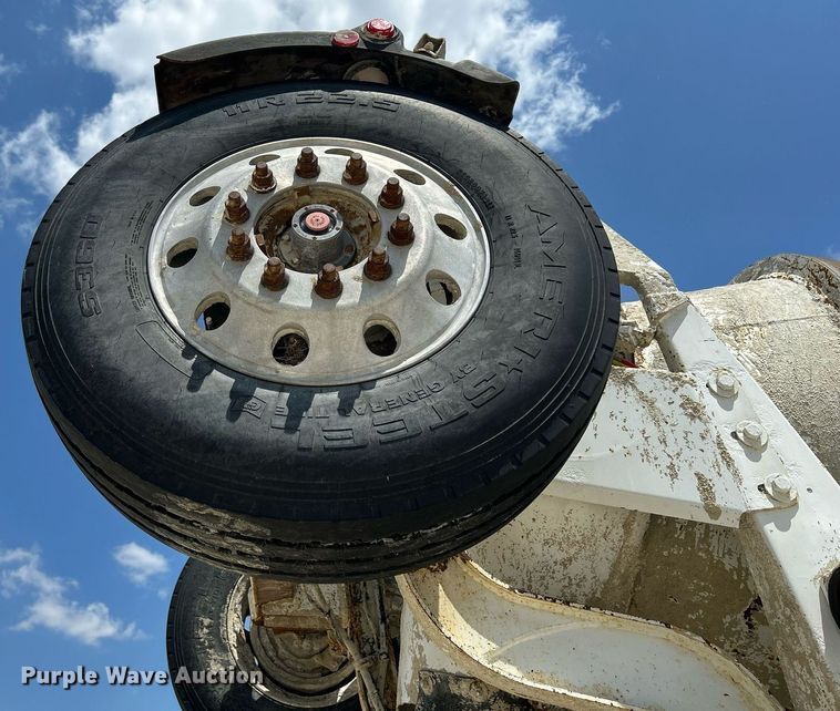 image for item DR4641 2007 Peterbilt 357  ready mix truck