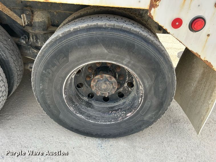 image for item DR4641 2007 Peterbilt 357  ready mix truck