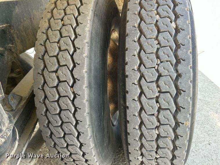 image for item DR4641 2007 Peterbilt 357  ready mix truck