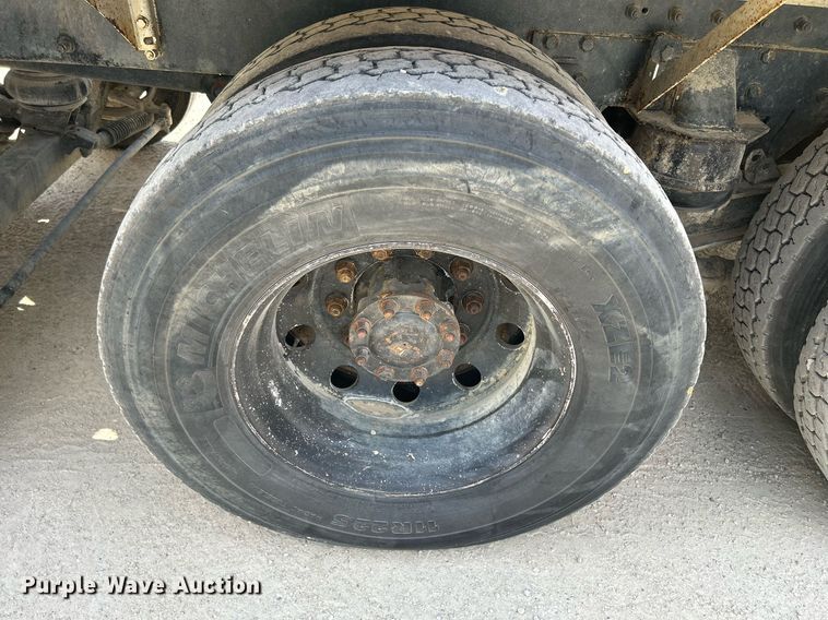 image for item DR4641 2007 Peterbilt 357  ready mix truck