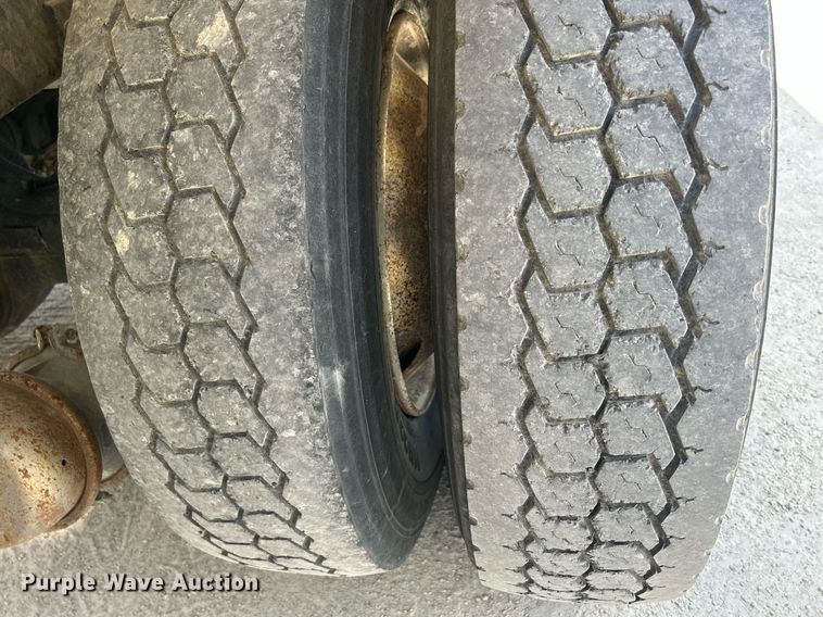 image for item DR4641 2007 Peterbilt 357  ready mix truck