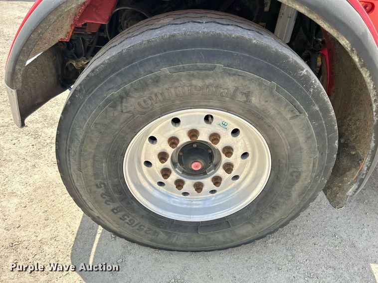 image for item DR4641 2007 Peterbilt 357  ready mix truck