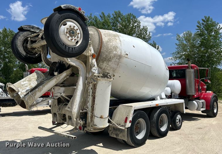 image for item DR4642 2007 Peterbilt 357  ready mix truck