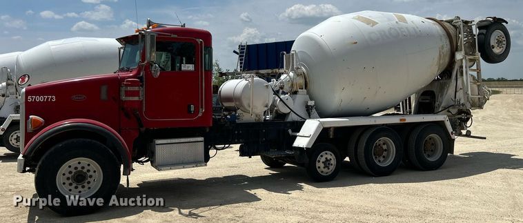 image for item DR4642 2007 Peterbilt 357  ready mix truck