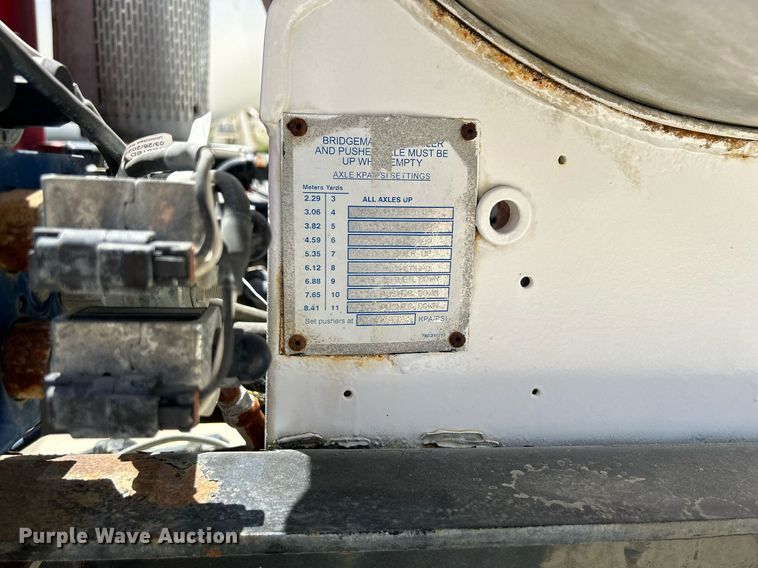 image for item DR4642 2007 Peterbilt 357  ready mix truck