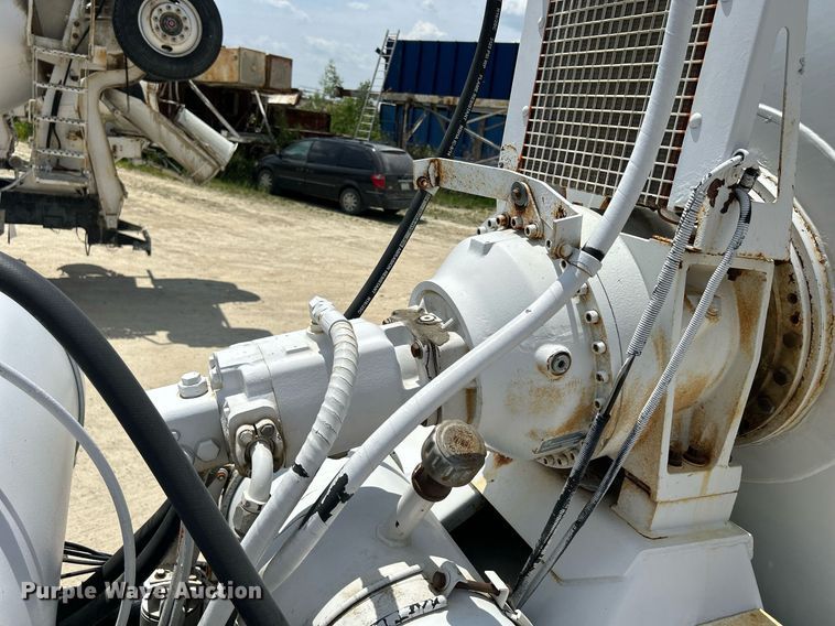 image for item DR4642 2007 Peterbilt 357  ready mix truck