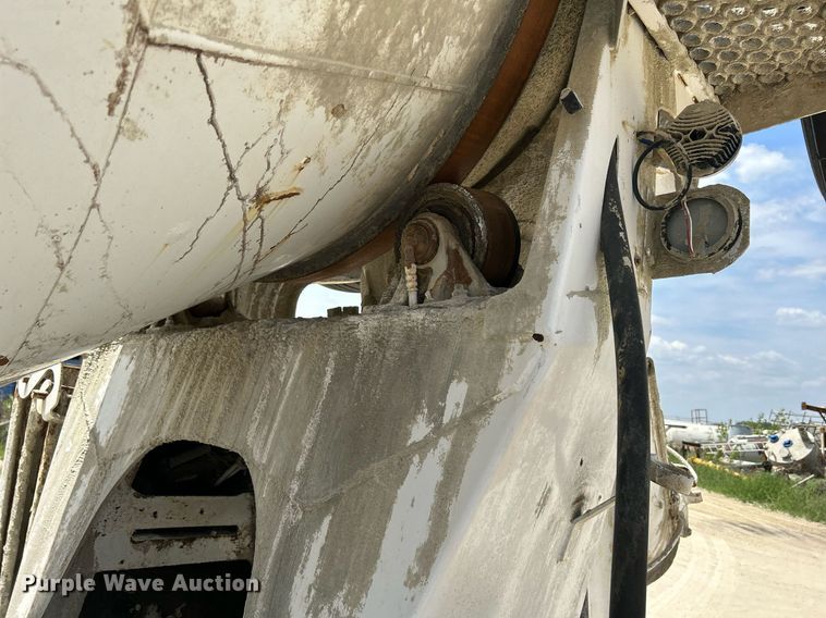 image for item DR4642 2007 Peterbilt 357  ready mix truck