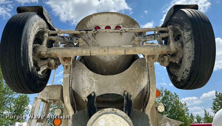 image for item DR4642 2007 Peterbilt 357  ready mix truck