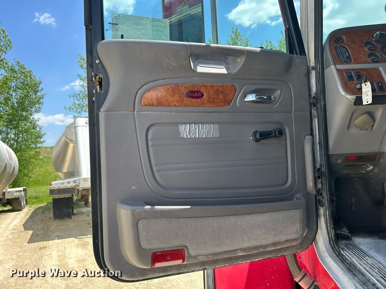 image for item DR4642 2007 Peterbilt 357  ready mix truck