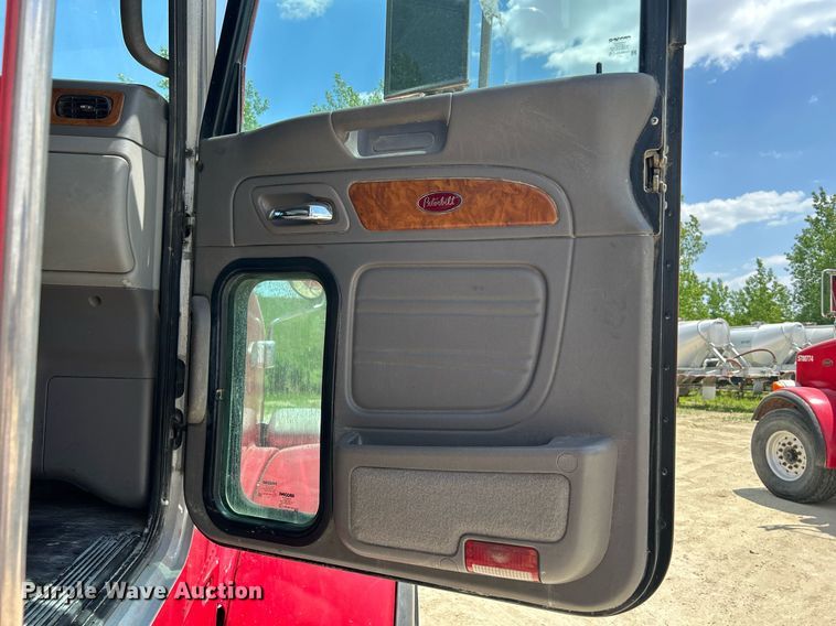 image for item DR4642 2007 Peterbilt 357  ready mix truck