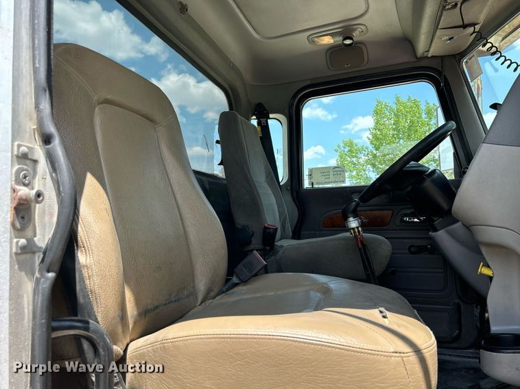 image for item DR4642 2007 Peterbilt 357  ready mix truck