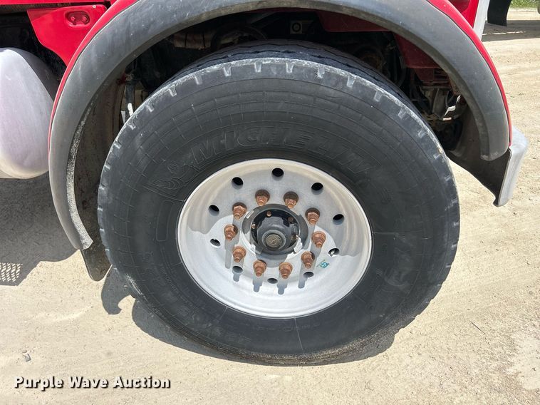 image for item DR4642 2007 Peterbilt 357  ready mix truck