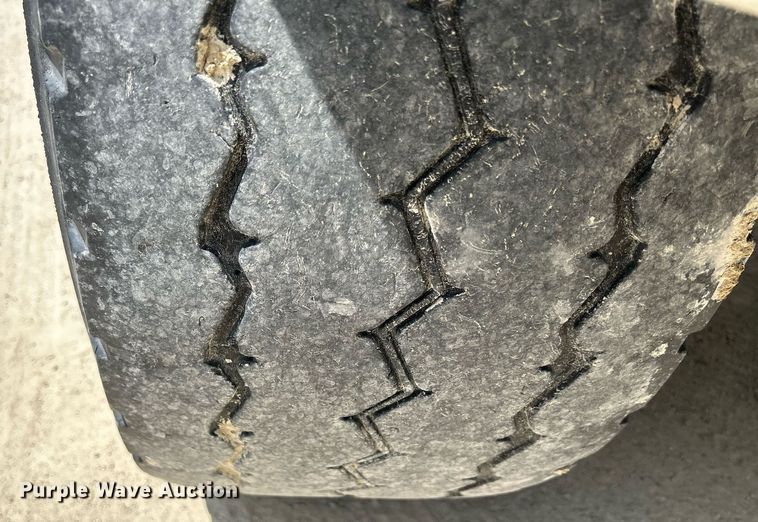 image for item DR4642 2007 Peterbilt 357  ready mix truck