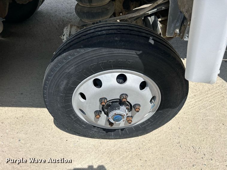 image for item DR4642 2007 Peterbilt 357  ready mix truck