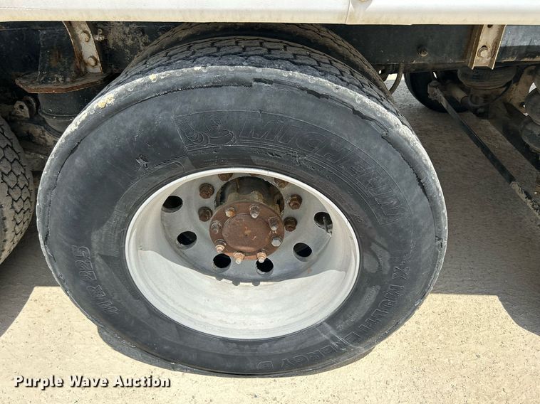 image for item DR4642 2007 Peterbilt 357  ready mix truck