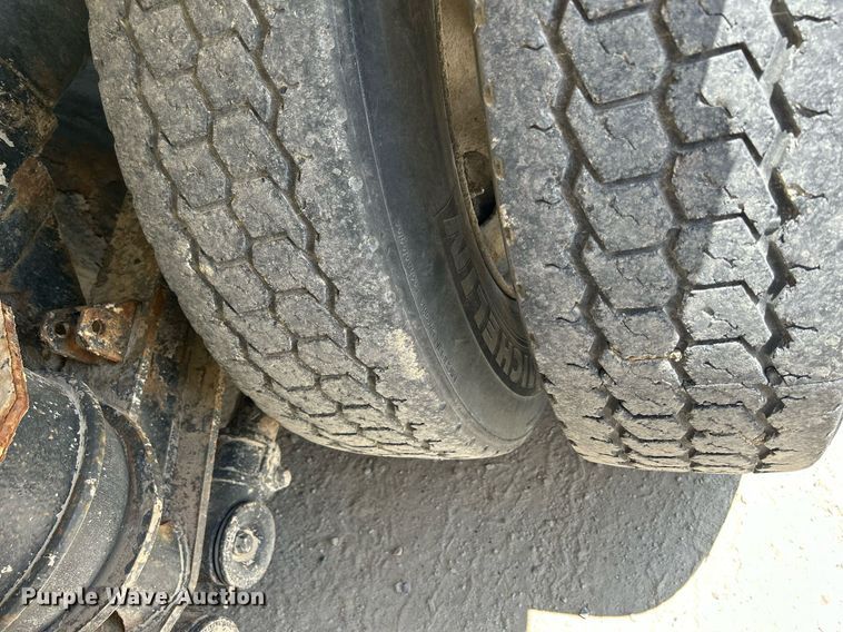 image for item DR4642 2007 Peterbilt 357  ready mix truck