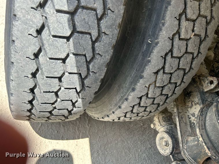 image for item DR4642 2007 Peterbilt 357  ready mix truck