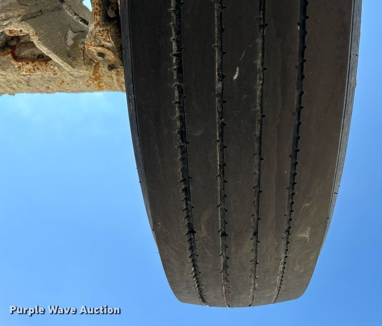 image for item DR4642 2007 Peterbilt 357  ready mix truck