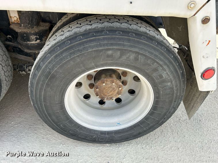 image for item DR4642 2007 Peterbilt 357  ready mix truck