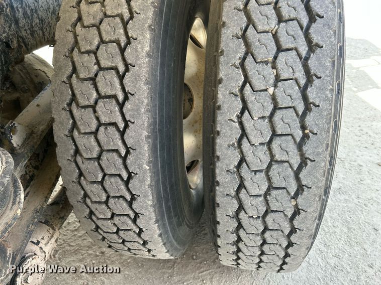 image for item DR4642 2007 Peterbilt 357  ready mix truck