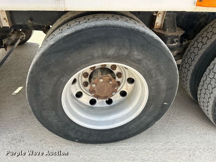 image for item DR4642 2007 Peterbilt 357  ready mix truck