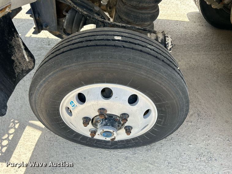 image for item DR4642 2007 Peterbilt 357  ready mix truck